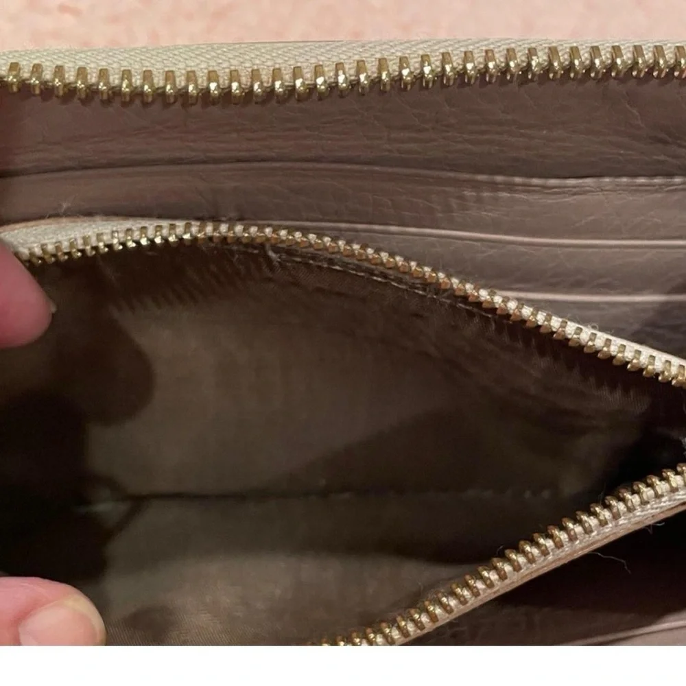 Chloé  Bow Zip Leather Long Wallet - Picture 10 of 10
